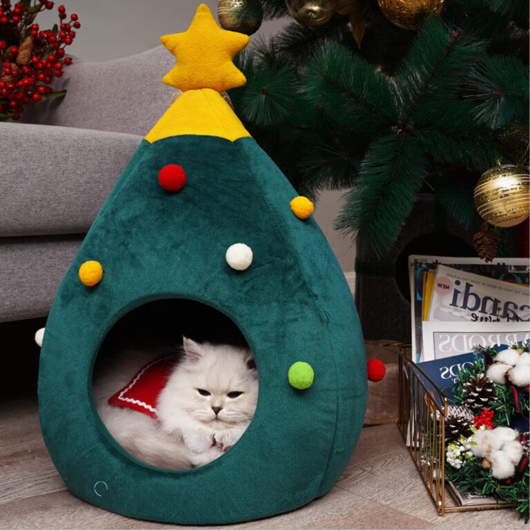 Christmas Tree Cat Bed - Festive & Cozy Felt Kennel for Cats & Small Pets 