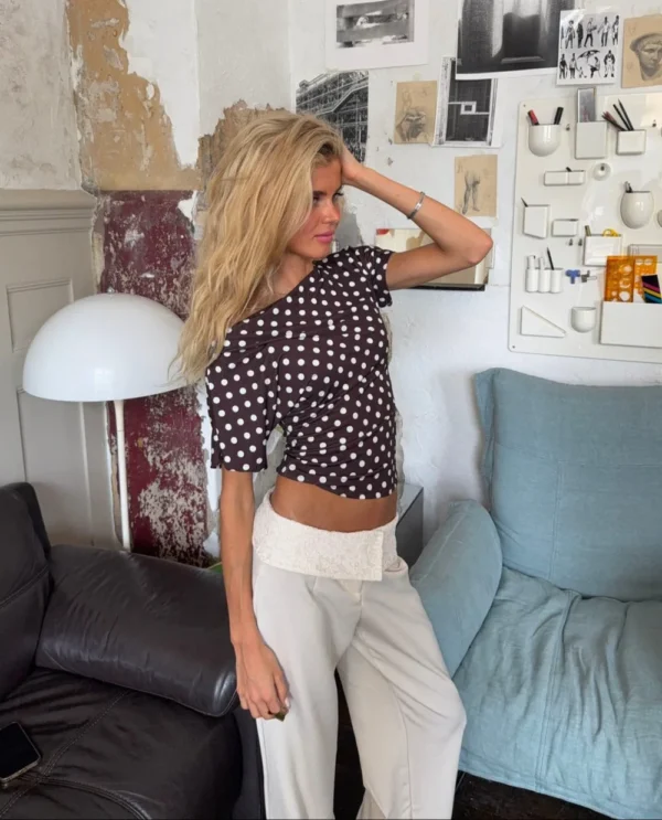 Black Polka Dot One-Shoulder Crop Top - Image 3