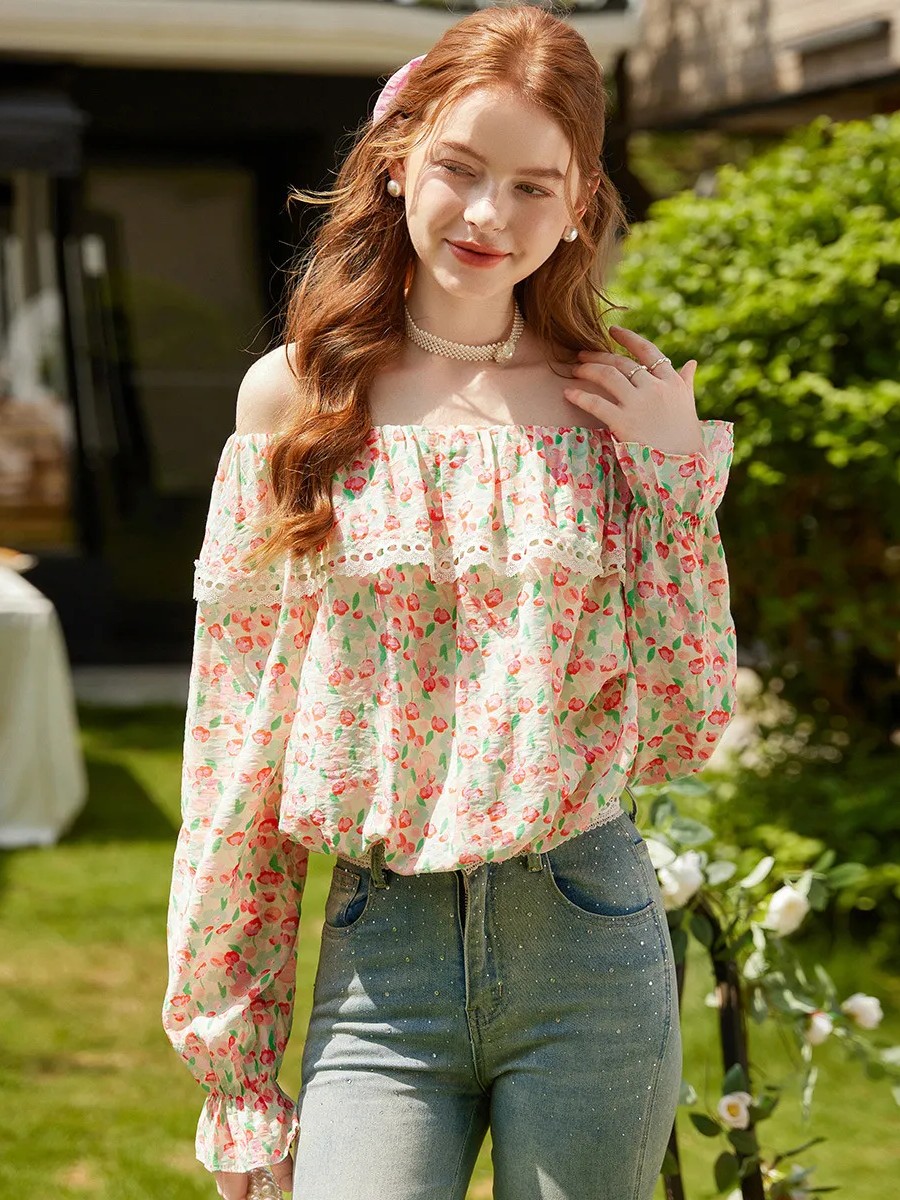 Floral Ruffle Long-Sleeve Blouse